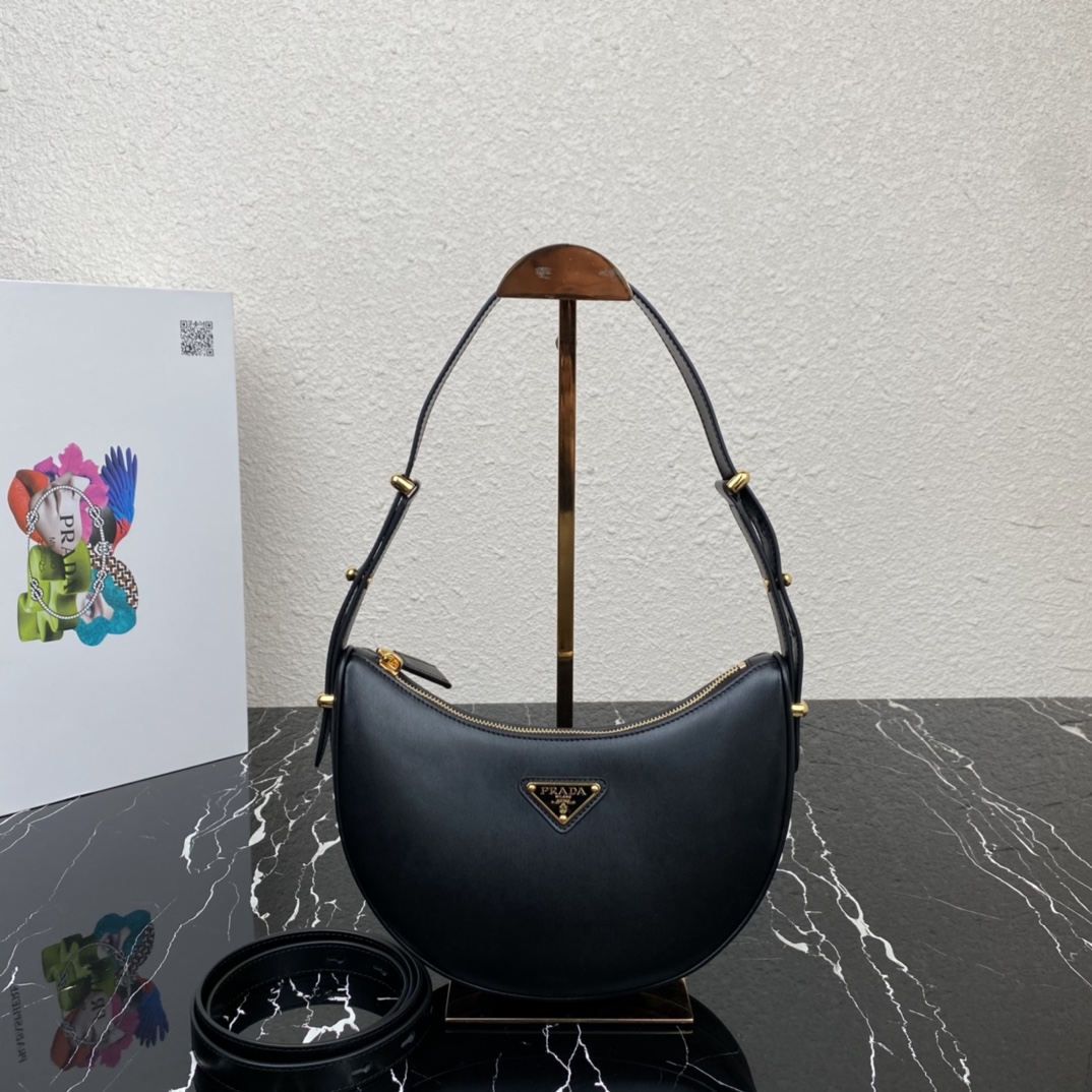 Pra*a top handle bags